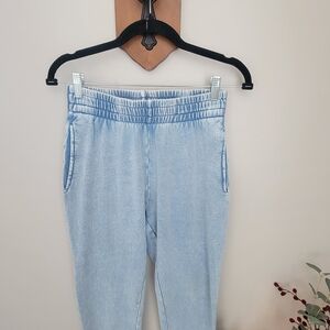 Z Supply Light Wash Elastic Waist Jogger Jeans